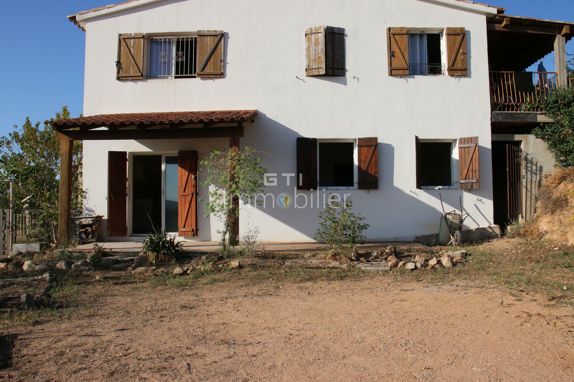 LOCATION A L'ANNEE FIGARI